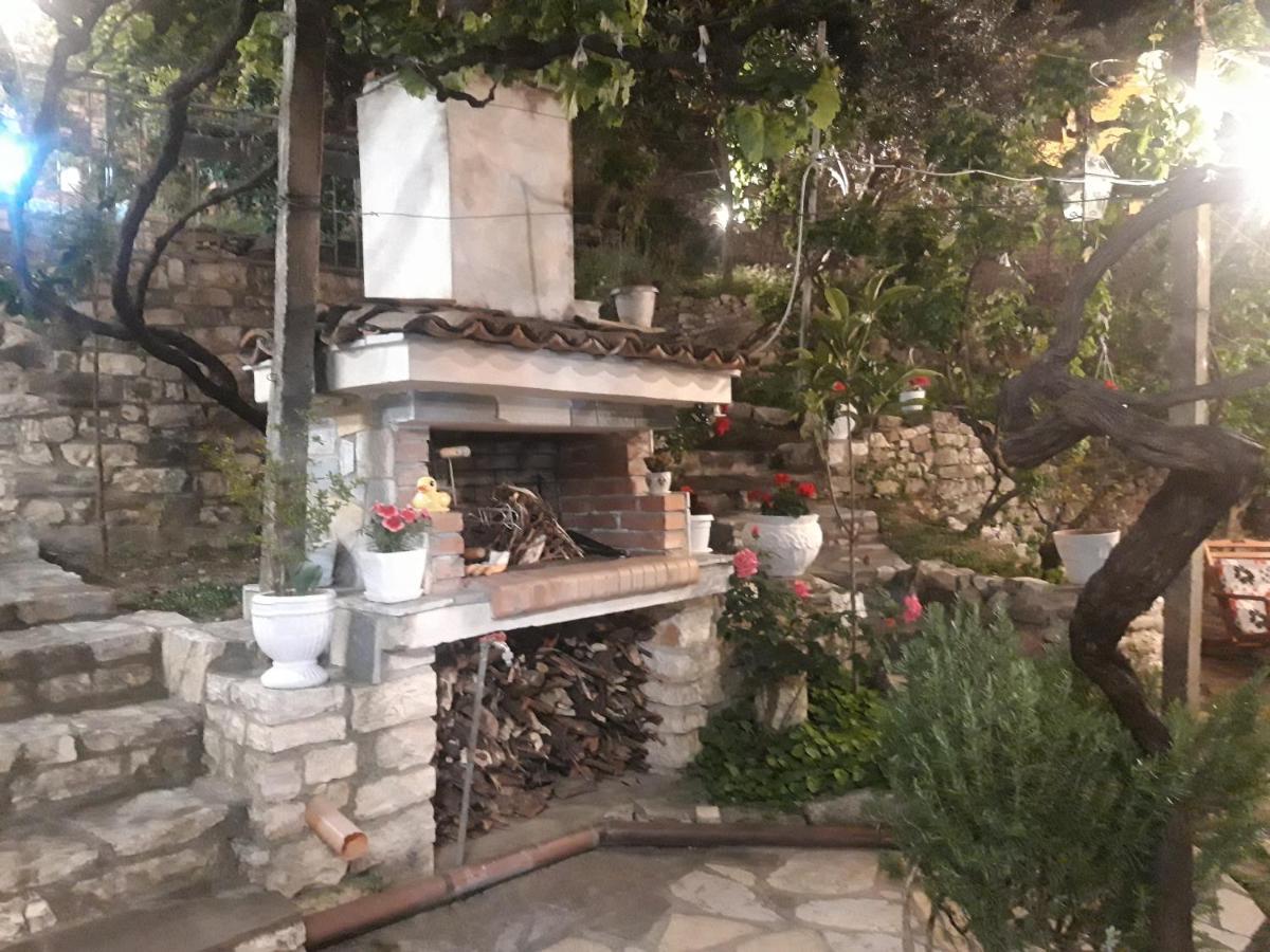 Guesthouse & Hostel Lorenc Berat Dış mekan fotoğraf