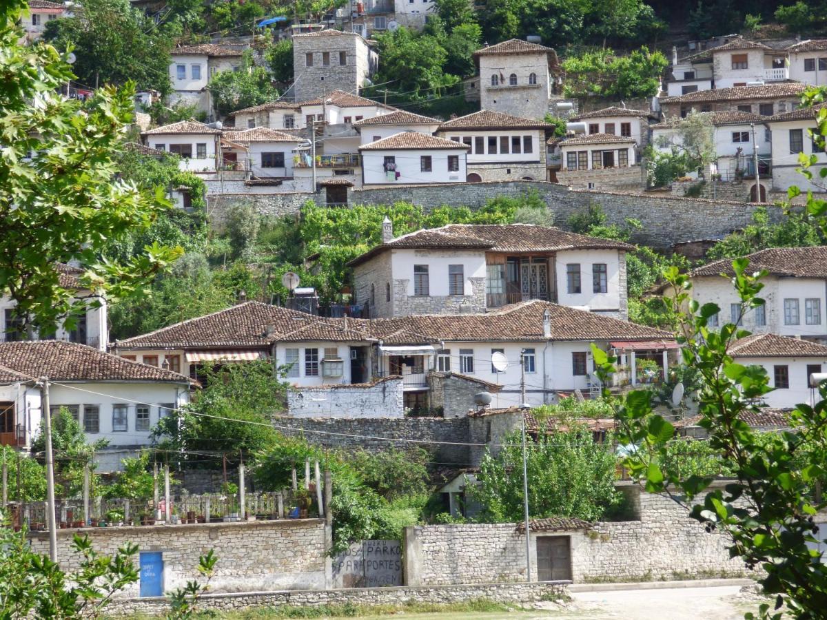 Guesthouse & Hostel Lorenc Berat Dış mekan fotoğraf