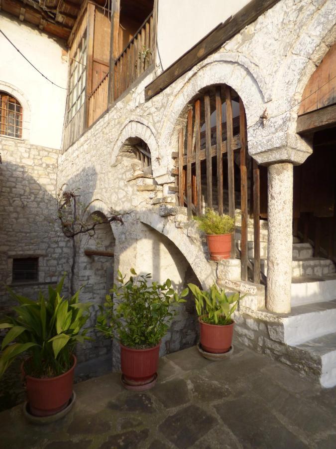 Guesthouse & Hostel Lorenc Berat Dış mekan fotoğraf